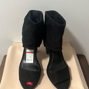 BCBGeneration Black MicroSuede Sandal, NWT, Size 11